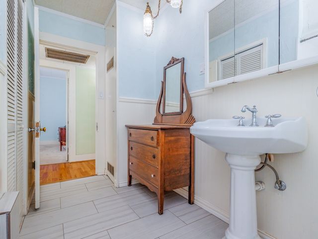 702 W Walnut, Coleman, TX 76834