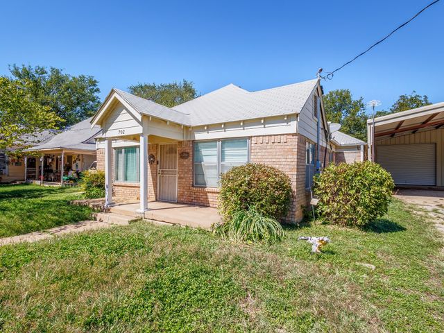 702 W Walnut, Coleman, TX 76834