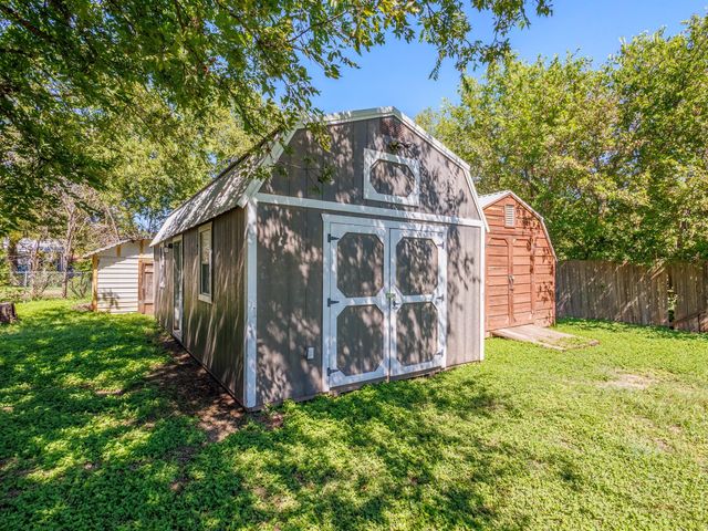 702 W Walnut, Coleman, TX 76834
