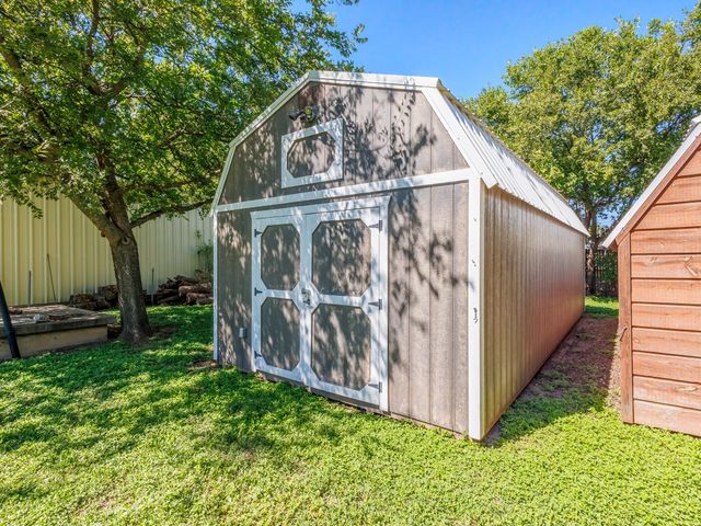 702 W Walnut, Coleman, TX 76834