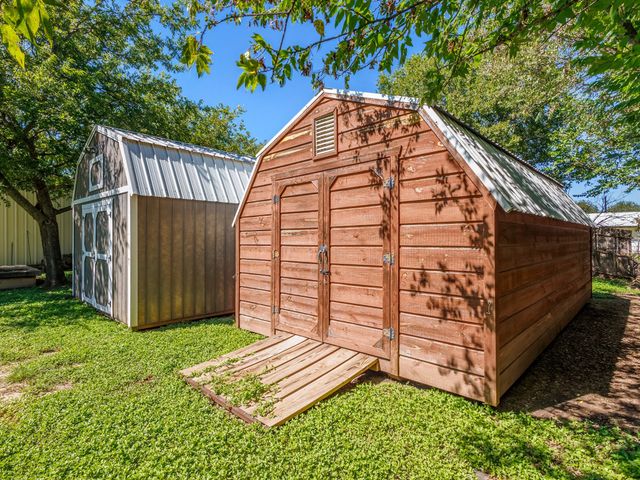 702 W Walnut, Coleman, TX 76834