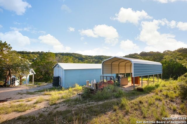 282 Hill Top Ln, Lakehills, TX 78063