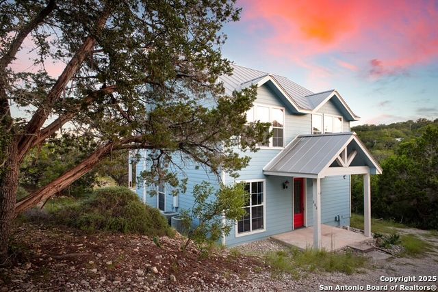 282 Hill Top Ln, Lakehills, TX 78063