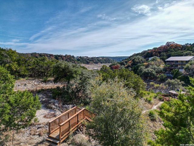 282 Hill Top Ln, Lakehills, TX 78063