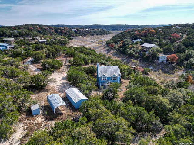 282 Hill Top Ln, Lakehills, TX 78063