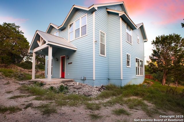 282 Hill Top Ln, Lakehills, TX 78063