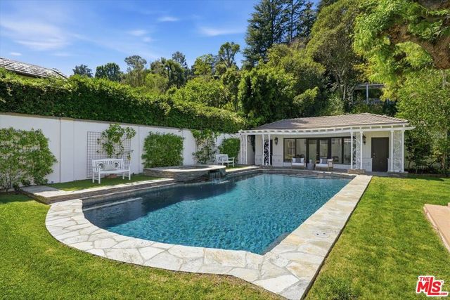 3801 Longridge Avenue, Sherman Oaks, CA 91423