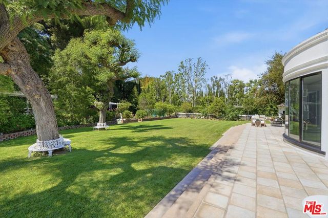 3801 Longridge Avenue, Sherman Oaks, CA 91423