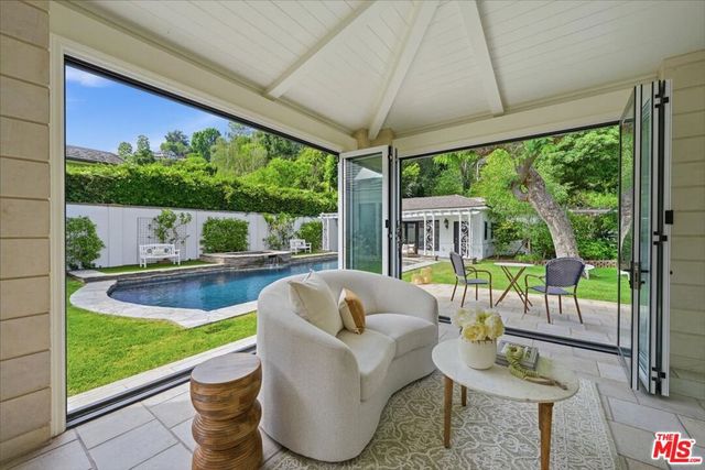 3801 Longridge Avenue, Sherman Oaks, CA 91423