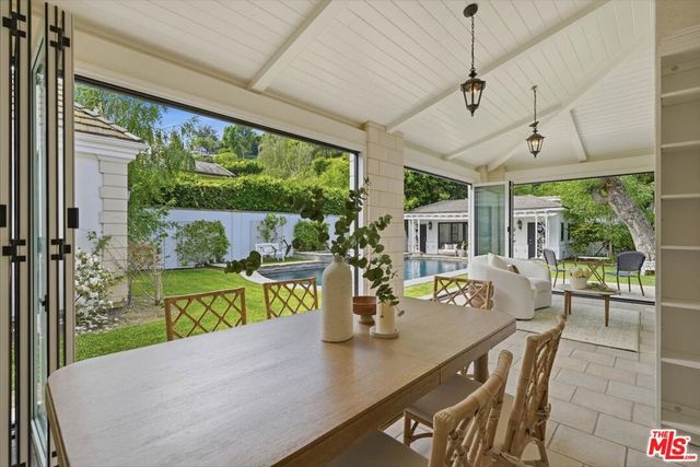 3801 Longridge Avenue, Sherman Oaks, CA 91423