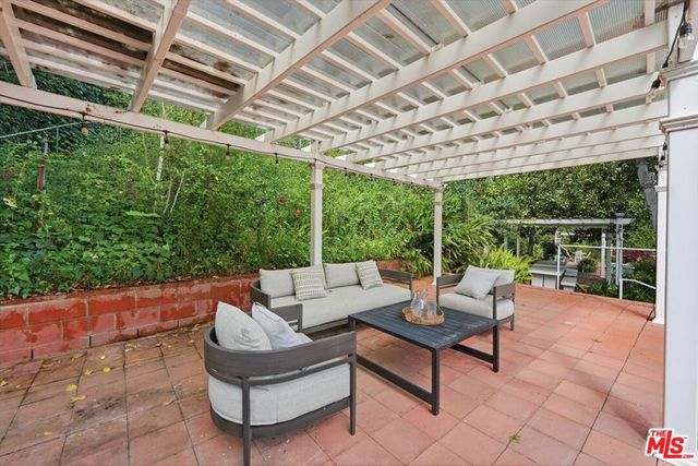 3801 Longridge Avenue, Sherman Oaks, CA 91423