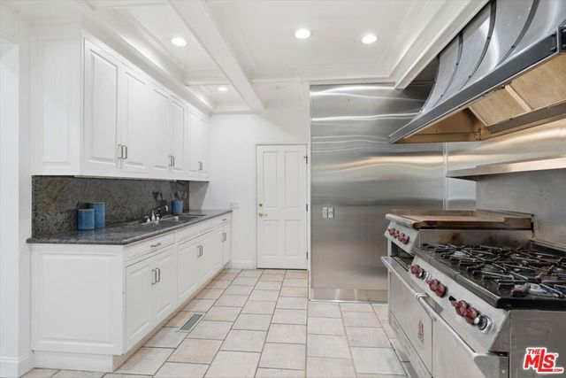 3801 Longridge Avenue, Sherman Oaks, CA 91423