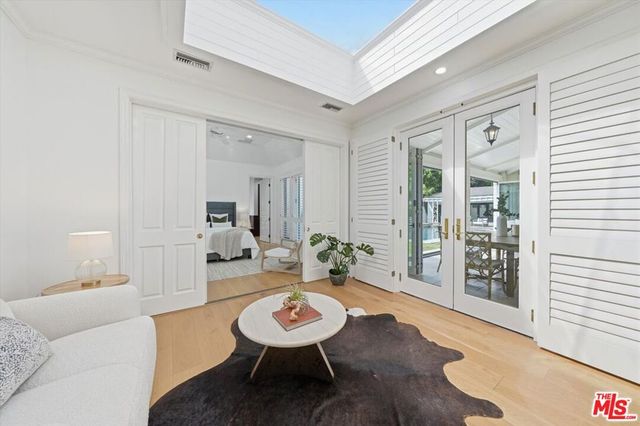 3801 Longridge Avenue, Sherman Oaks, CA 91423