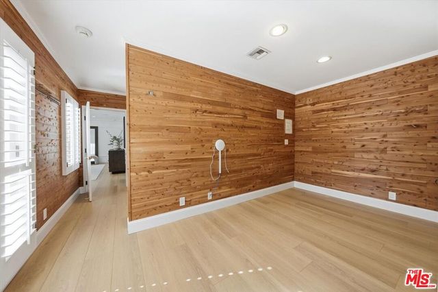 3801 Longridge Avenue, Sherman Oaks, CA 91423