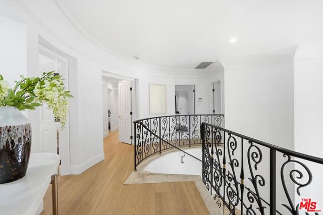 3801 Longridge Avenue, Sherman Oaks, CA 91423