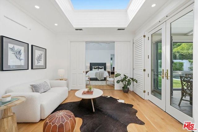 3801 Longridge Avenue, Sherman Oaks, CA 91423