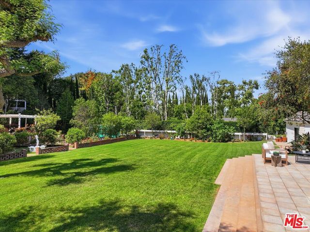 3801 Longridge Avenue, Sherman Oaks, CA 91423