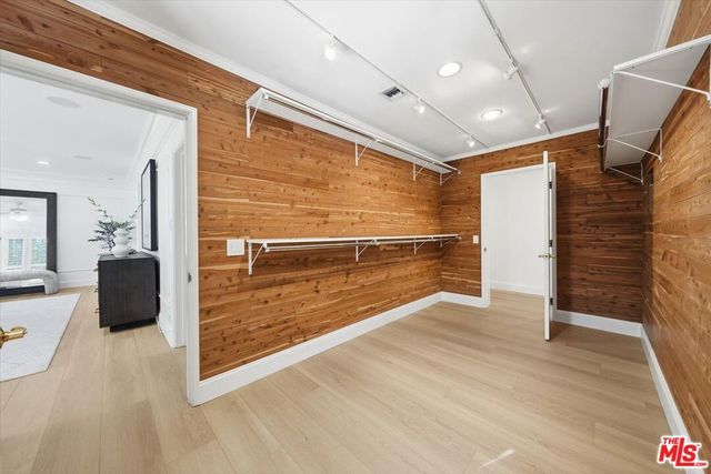 3801 Longridge Avenue, Sherman Oaks, CA 91423