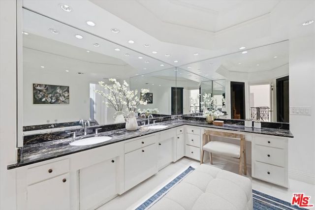 3801 Longridge Avenue, Sherman Oaks, CA 91423