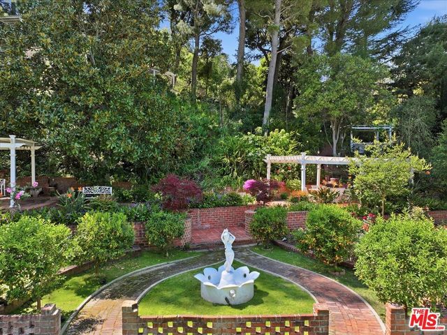 3801 Longridge Avenue, Sherman Oaks, CA 91423