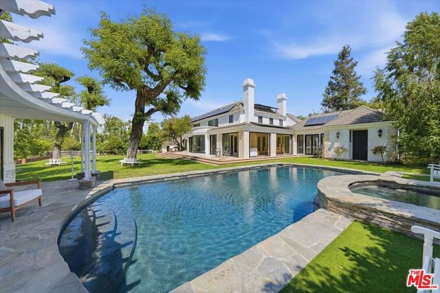 3801 Longridge Avenue, Sherman Oaks, CA 91423