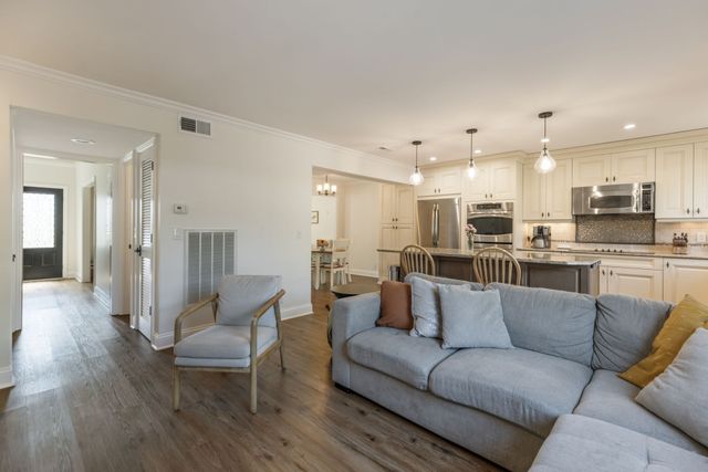 928 Todd Preis Dr, Nashville, TN 37221