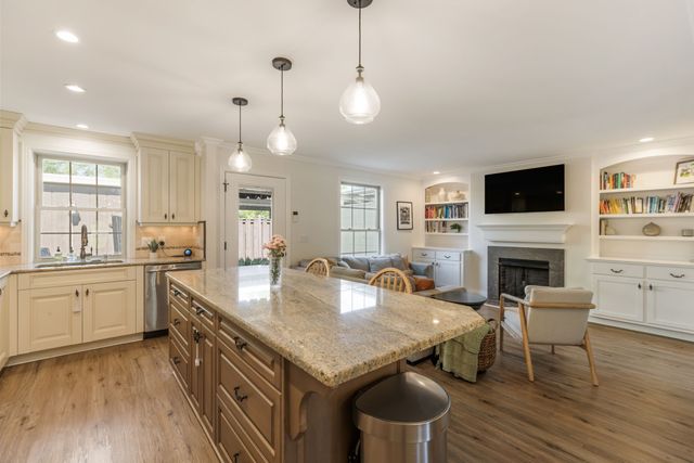 928 Todd Preis Dr, Nashville, TN 37221