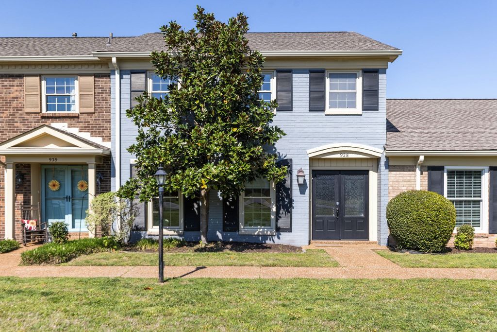 928 Todd Preis Dr, Nashville, TN 37221