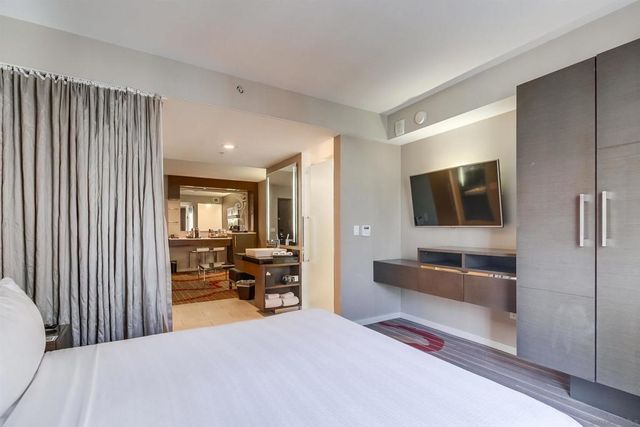 207 5Th Ave 442, San Diego, CA 92101