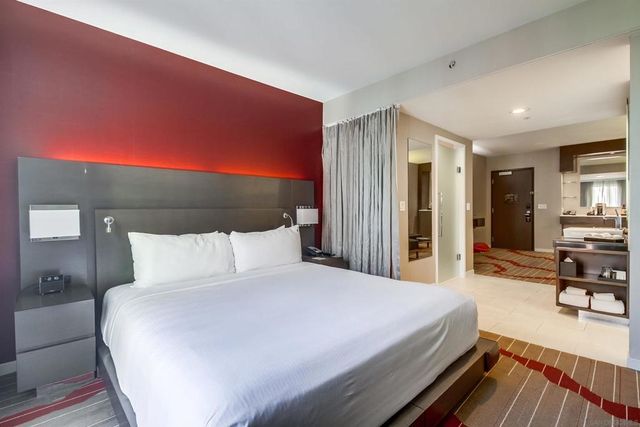 207 5Th Ave 442, San Diego, CA 92101