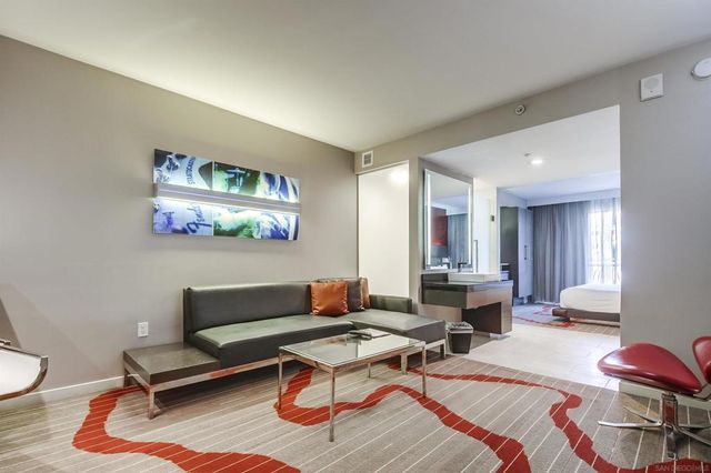 207 5Th Ave 442, San Diego, CA 92101