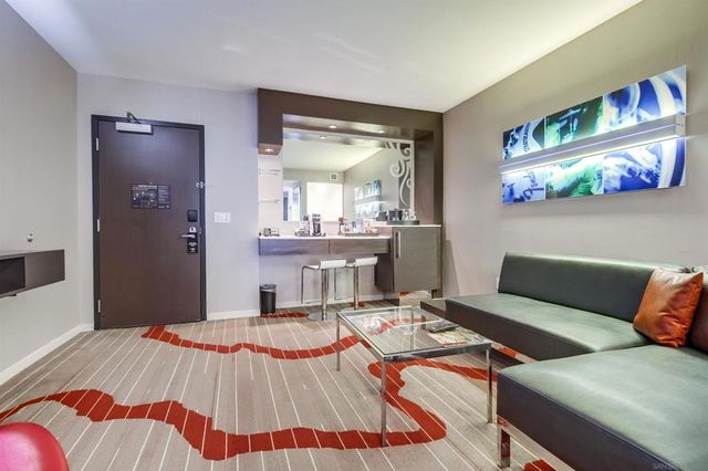 207 5Th Ave 442, San Diego, CA 92101