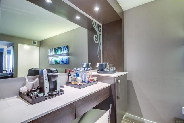 207 5Th Ave 442, San Diego, CA 92101