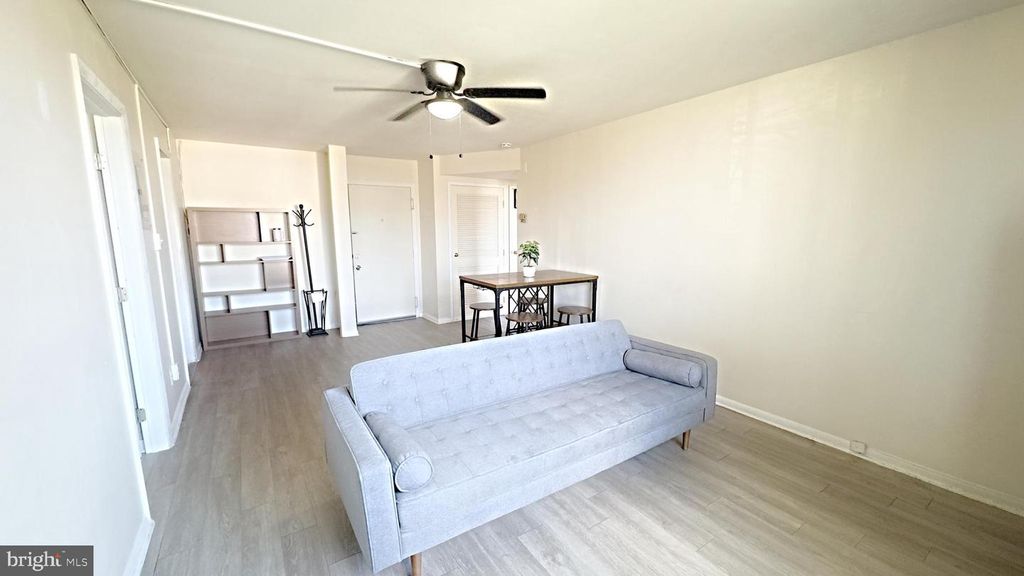 Image 3 of property listing at 3450 TOLEDO TER #303, Hyattsville, MD 20782