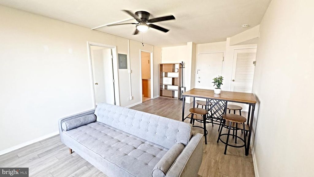 Image 4 of property listing at 3450 TOLEDO TER #303, Hyattsville, MD 20782