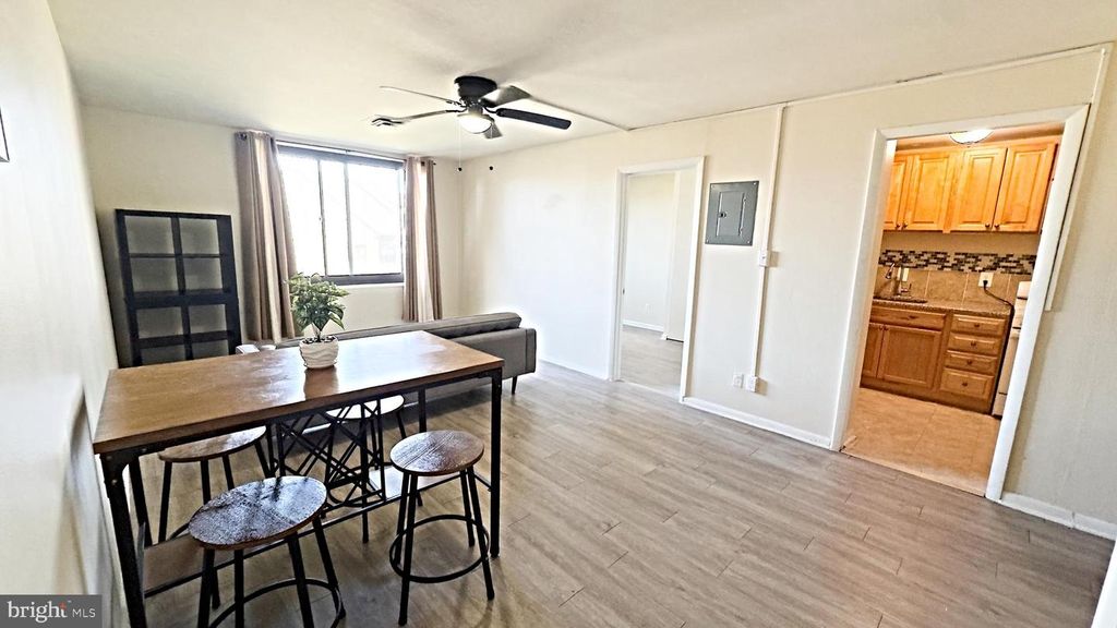 Image 5 of property listing at 3450 TOLEDO TER #303, Hyattsville, MD 20782