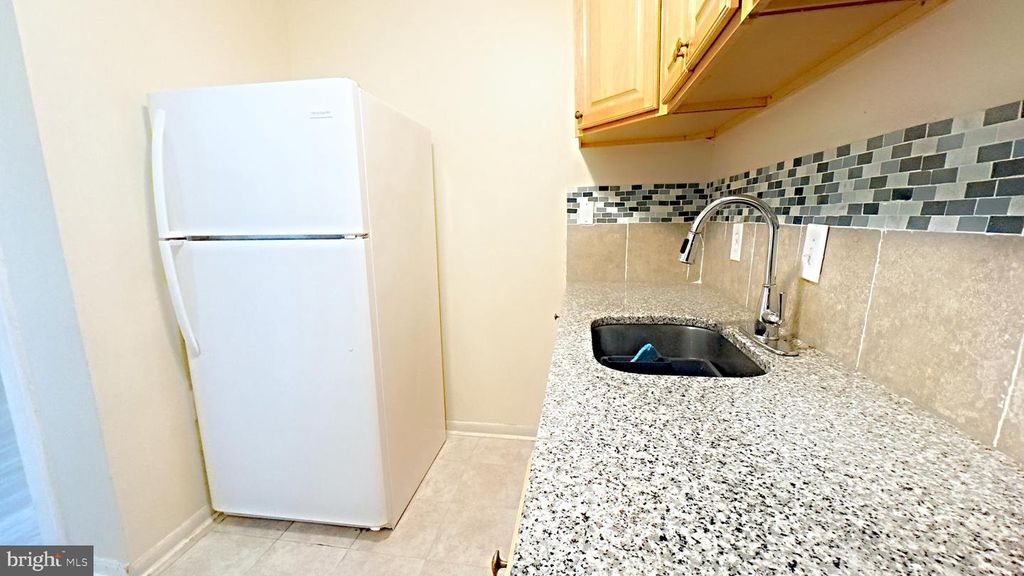 Image 7 of property listing at 3450 TOLEDO TER #303, Hyattsville, MD 20782