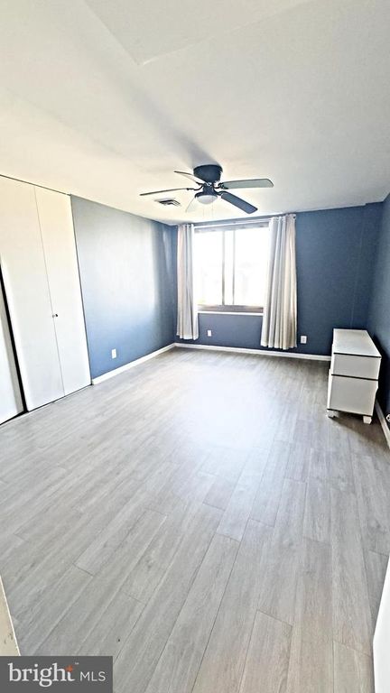 Image 9 of property listing at 3450 TOLEDO TER #303, Hyattsville, MD 20782