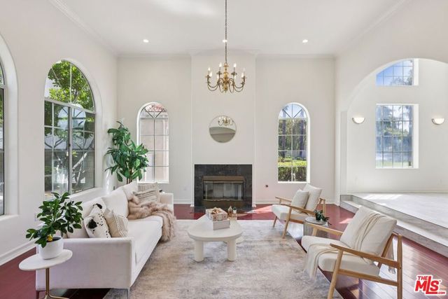 17315 Lassen Street, Northridge, CA 91325