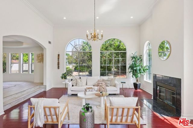 17315 Lassen Street, Northridge, CA 91325