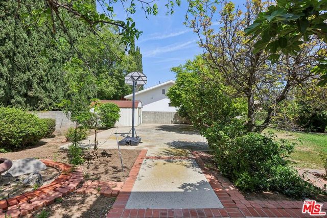 17315 Lassen Street, Northridge, CA 91325