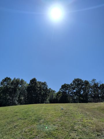 4563 Cumberland City Rd, Indian Mound, TN 37079