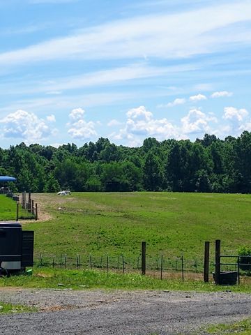 4563 Cumberland City Rd, Indian Mound, TN 37079