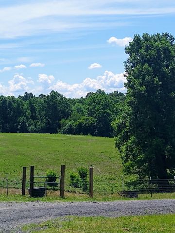 4563 Cumberland City Rd, Indian Mound, TN 37079