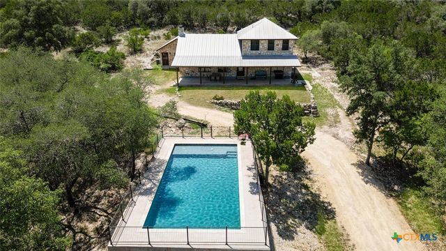 1539 River Road, Concan, TX 78838