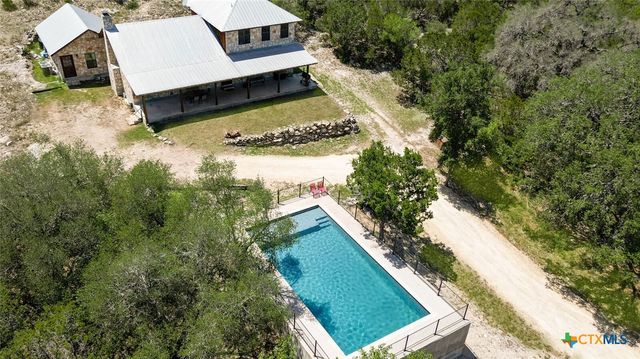 1539 River Road, Concan, TX 78838