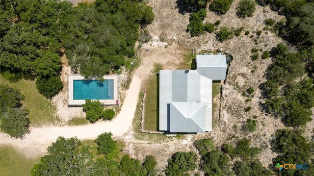 1539 River Road, Concan, TX 78838