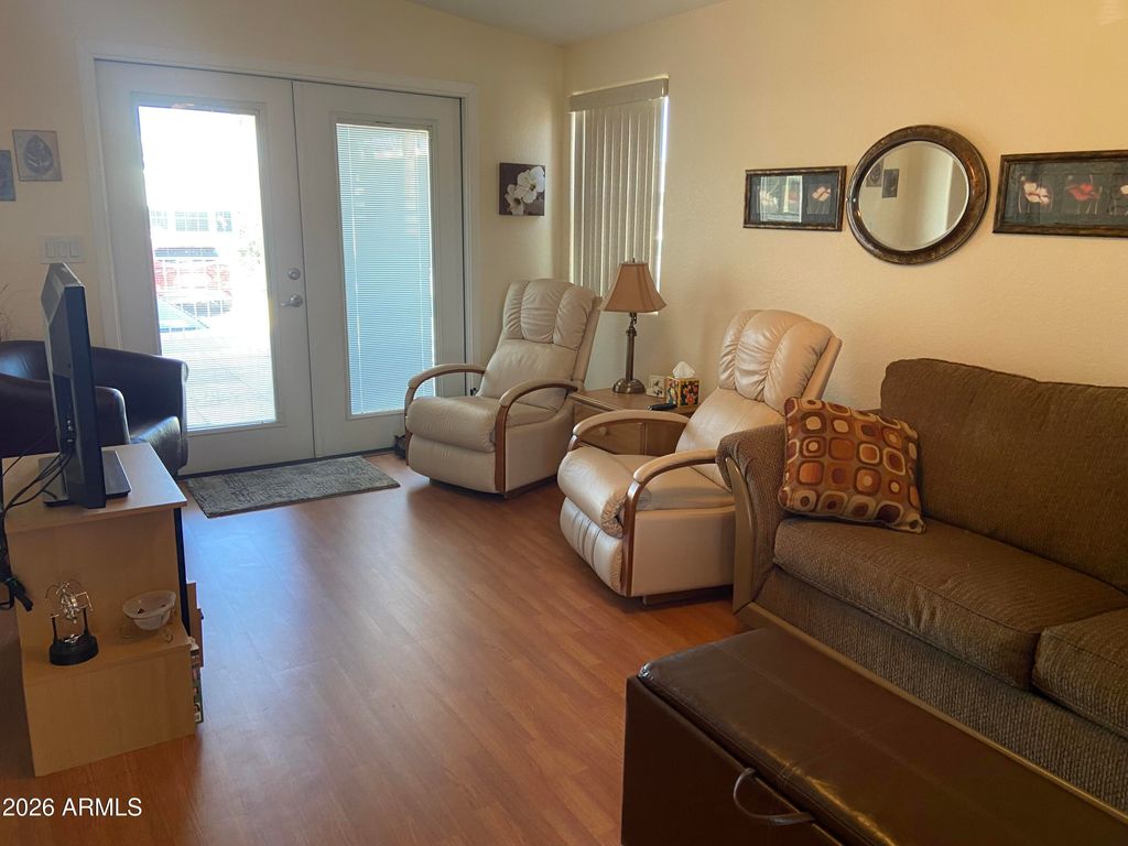 Image 3 of property listing at 1639 W YUMA Avenue 639, Apache Junction, AZ 85119