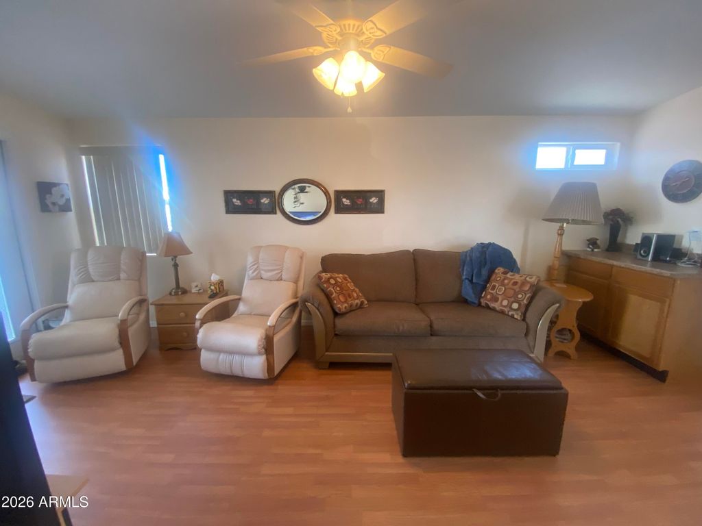 Image 7 of property listing at 1639 W YUMA Avenue 639, Apache Junction, AZ 85119