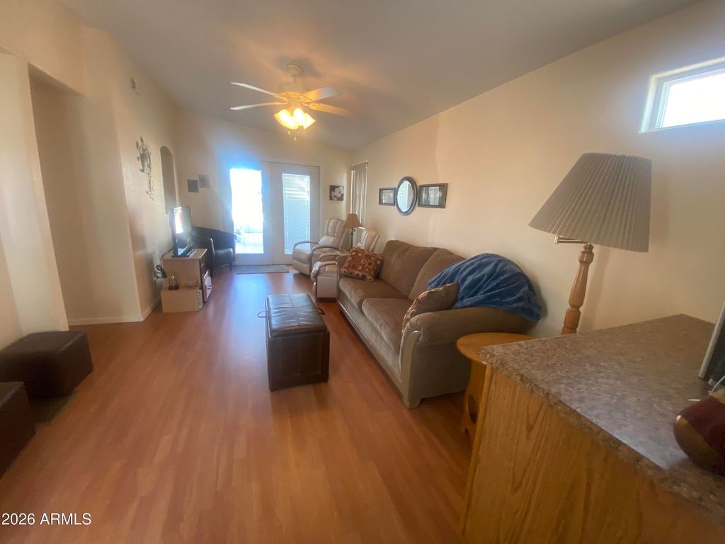 Image 8 of property listing at 1639 W YUMA Avenue 639, Apache Junction, AZ 85119